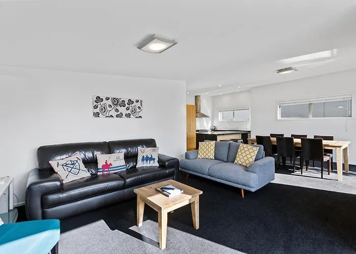 3 Bed Alpine Apartment With Mountain Views 아파트 와나카