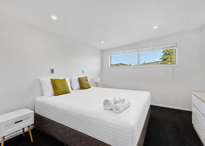 3 Bed Alpine Apartment With Mountain Views